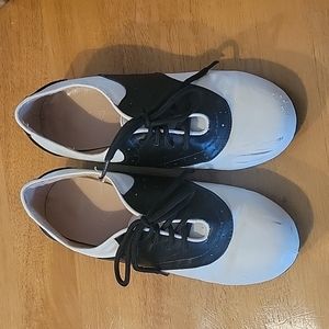 Youth Sadle shoes size 4/5